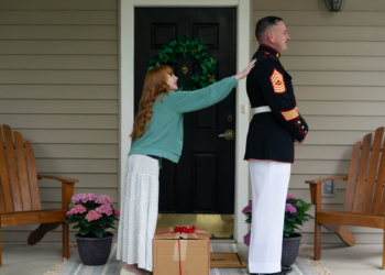 Self-taught crochet artist surprises Marine dad with ‘meaningful gift’ for Father’s Day
