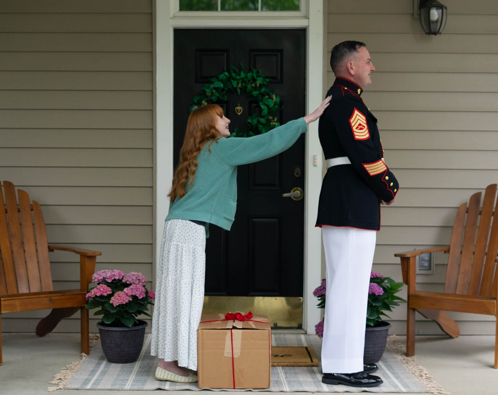Self-taught crochet artist surprises Marine dad with ‘meaningful gift’ for Father’s Day