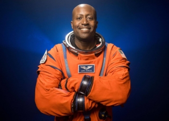 Astronaut and Coast Guard Reserve officer prepares for space on Artemis III